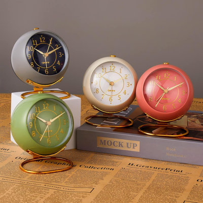 Analog Metal Ermington ，Retro, Cute, And Minimalist Small Desktop Clock ，Silent & Non-Ticking ，Battery-Powered ，Ideal For Living Room Decor, Bedroom, Bedside, Or Shelf