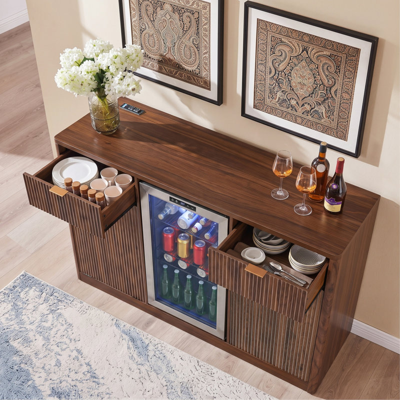 Armoire à café avec espace réfrigérateur et poubelle inclinable, mini armoire à vin avec rangement / station de charge, buffet cannelé avec support en verre pour la salle à manger