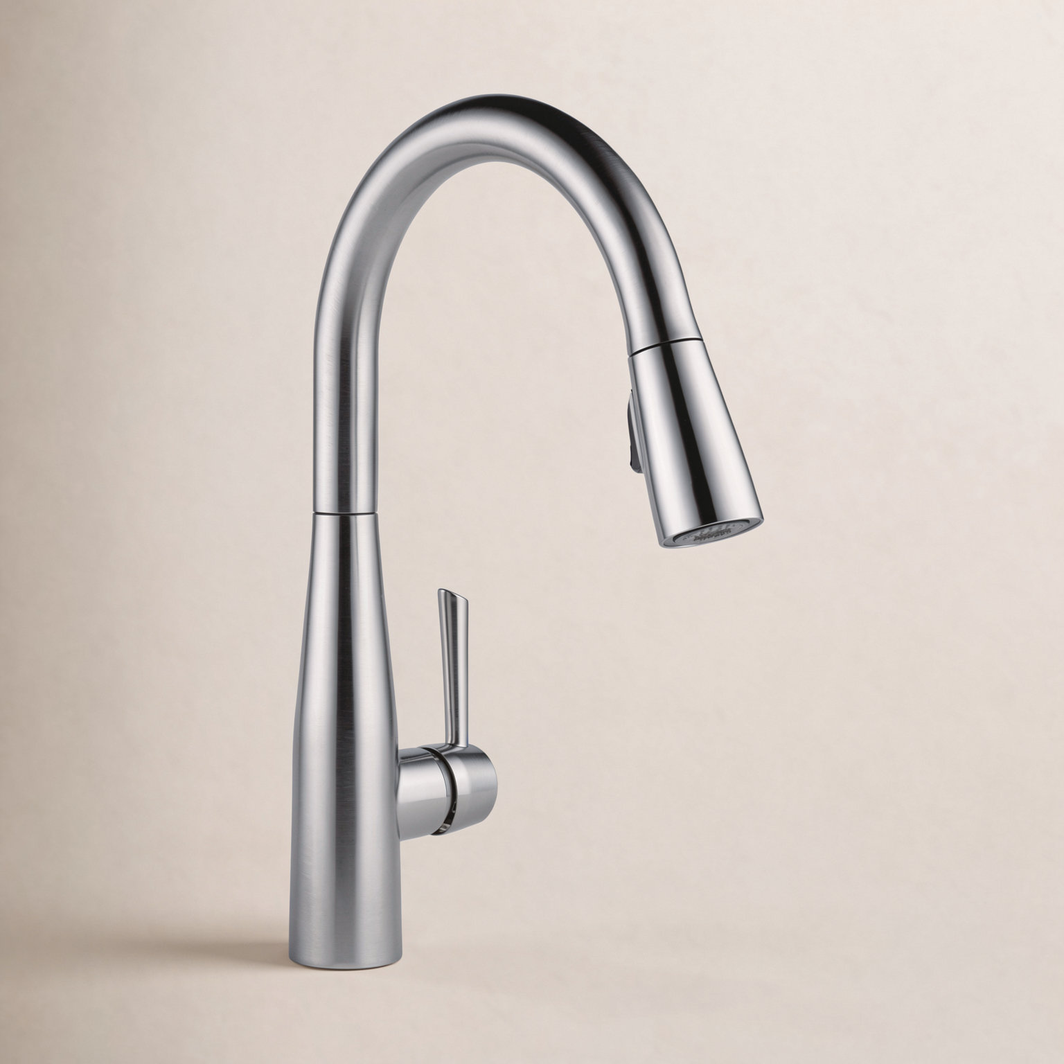 Essa Pull-Down Kitchen Faucet, Chrome