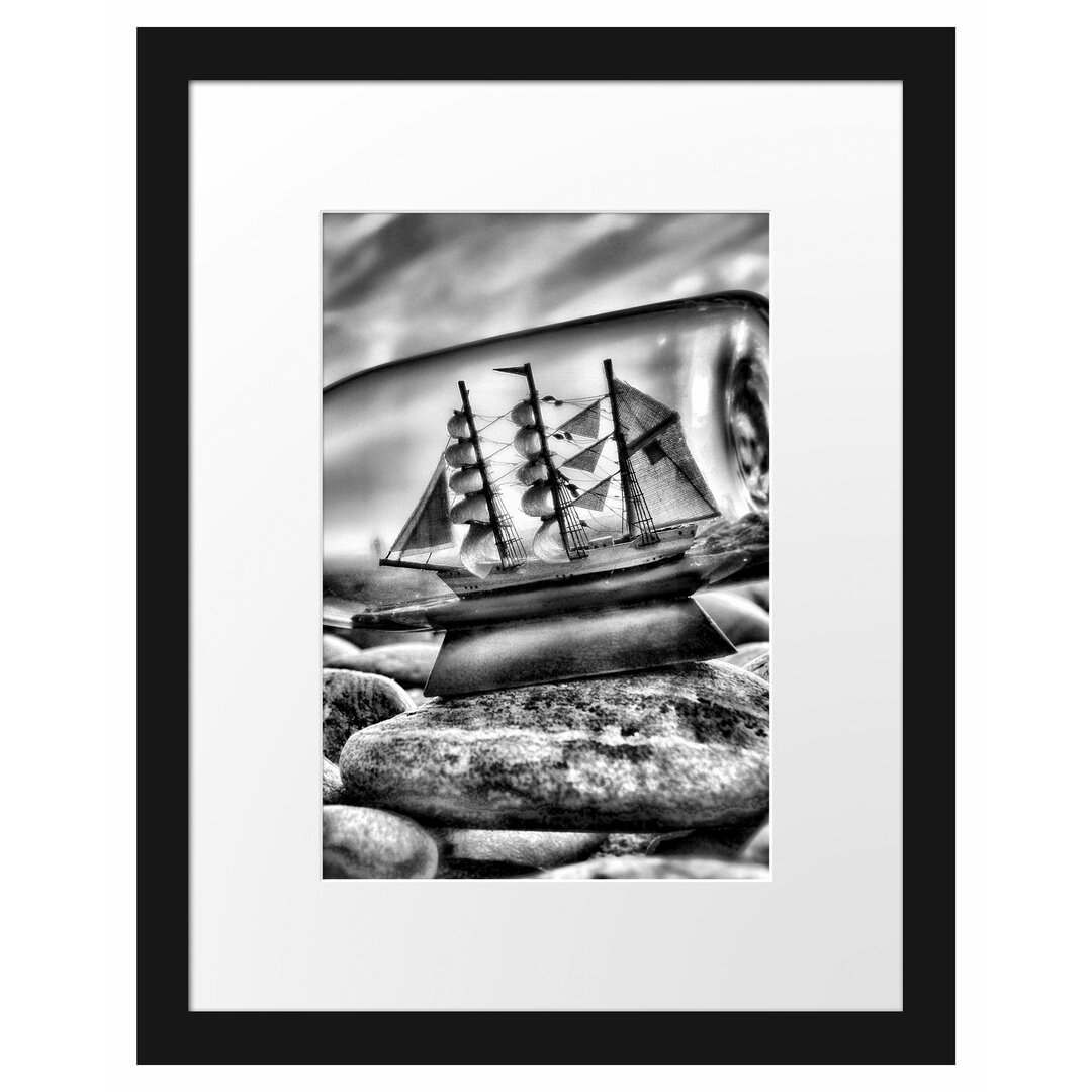 Gerahmtes Poster Flasche mit Schiff