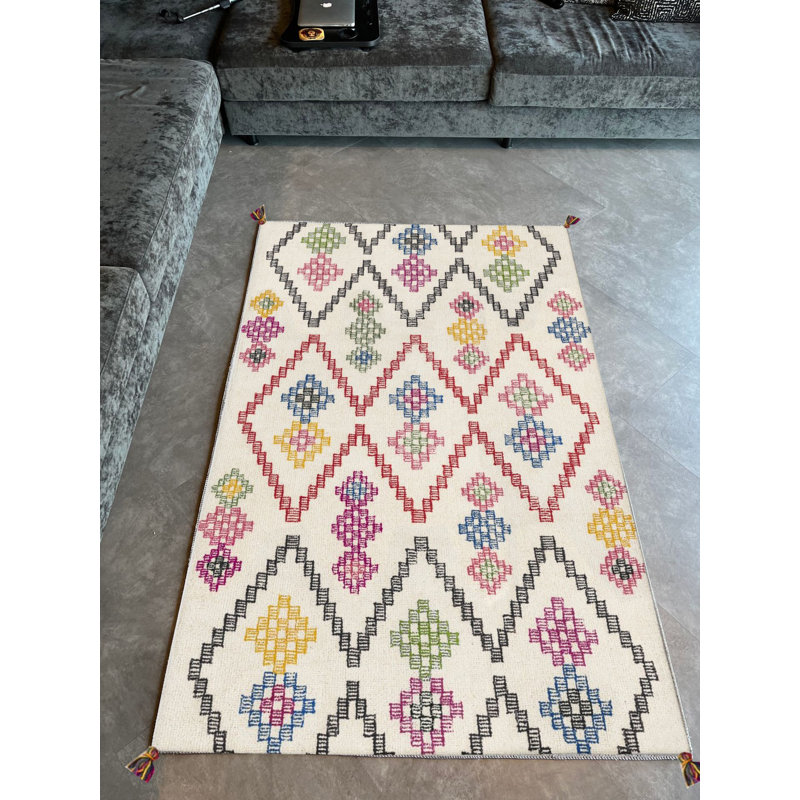 Tapis beige tissé multicolore à franges, Rectangle 3 pi 9,81 po x 4 pi 11,06 po