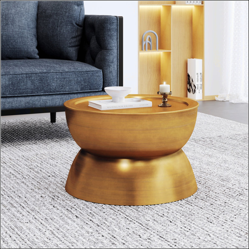 Élégante table basse martelée en métal avec un design de sablier et une structure en fer durable pour les intérieurs modernes