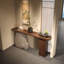 Console simple de style Wabi-sabi-685049036