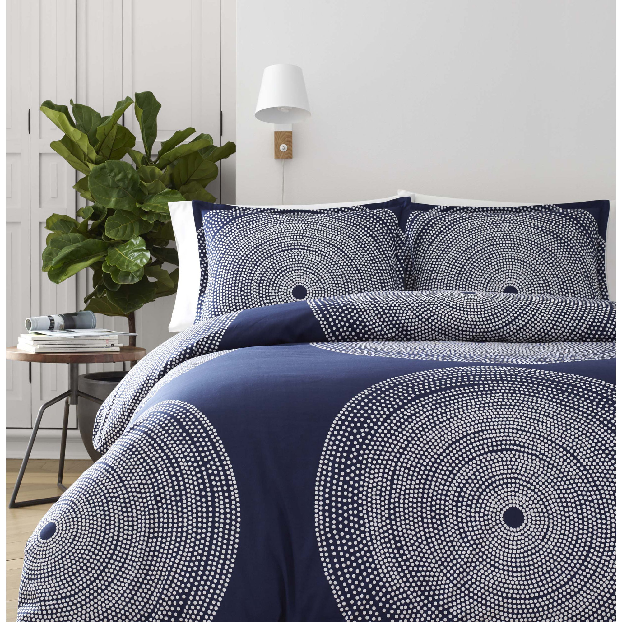 Marimekko Fokus Cotton Navy Duvet Cover Set, Full/Queen Duvet Cover + 2 Standard Shams, Navy/White