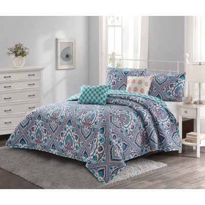 Perseus Damask Quilt