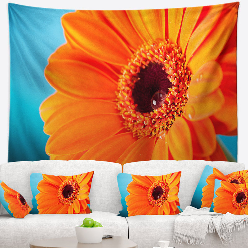 Tapisserie de gerbera à fleurs en cascade orange, H 32 po x l 39 po