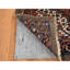 Tapis rouge en laine 4 pi 9 po x 5 pi 10 po Stonec chiffre 1920