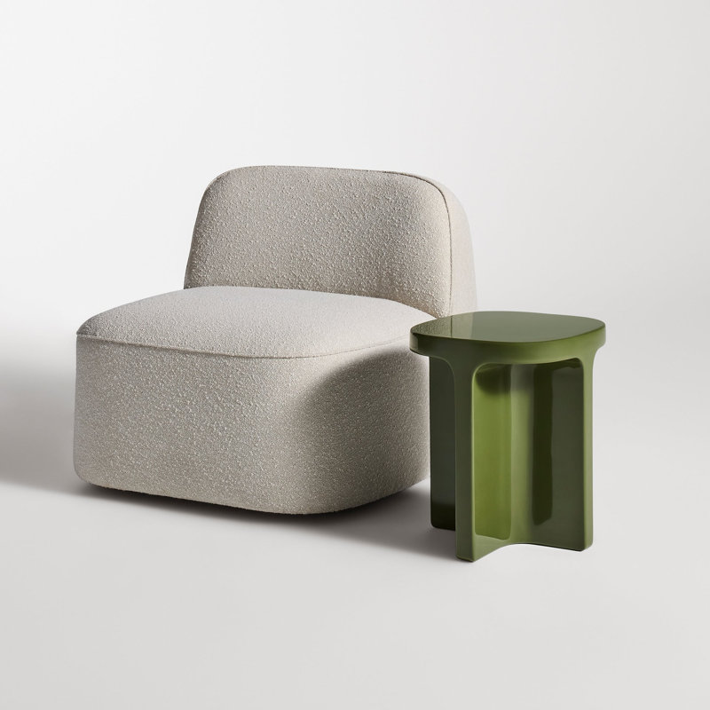 Petite table d'appoint pour l'extérieur, H 17 po x l 16 po x P 14 po, Olive