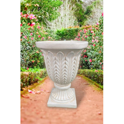Dietgard Urn Planter