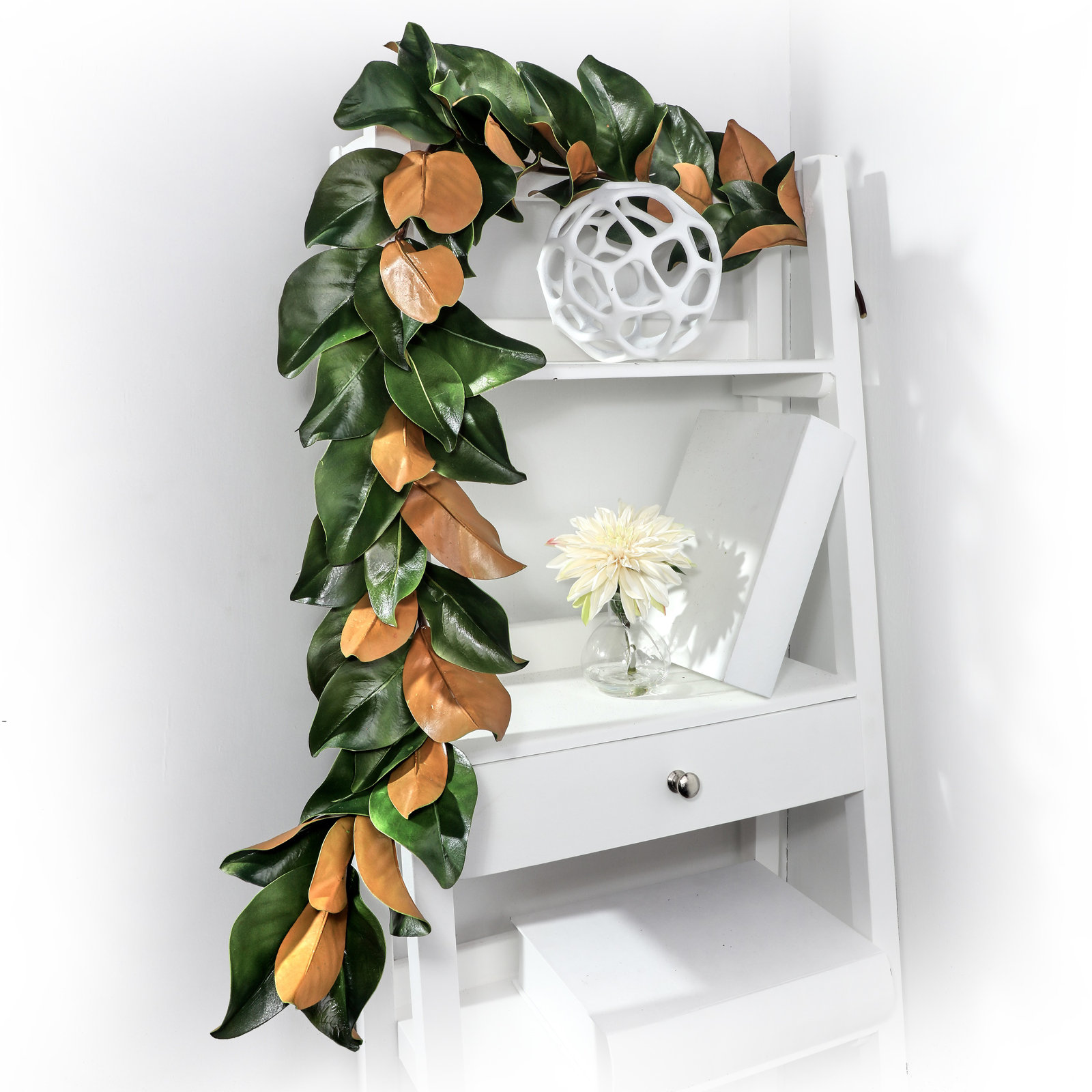 Eva 10" Magnolia No Holiday Garland