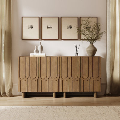 Crédence de buffet vintage avec portes sculptées géométriques