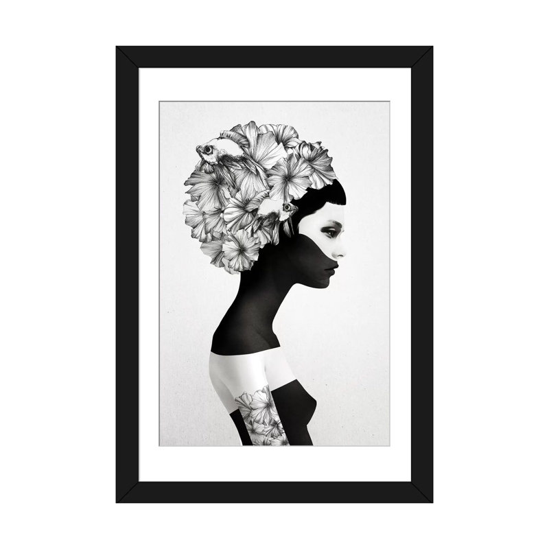 « marianna », impression sur toile tendue, H 24 po x l 16 po x P 1 po, Papier d'art encadré noir, Blanc