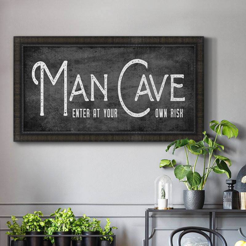 Toile encadrée de qualité supérieure «Man Cave» - prête à être accrochée, Noir, H 29 po x l 53 po x P 1 po