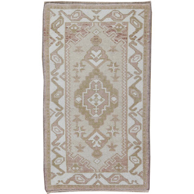 Tapis yastik turque rétro vers 1950, 1 pi 9 po x 3 pi
