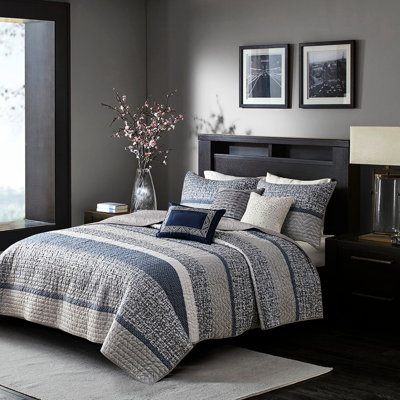 Literie réversible très grand / très grand bleu marine. 6 avec coussins. . Courtepointe plissée décorative lavable à la machine 6 pièces et tentante