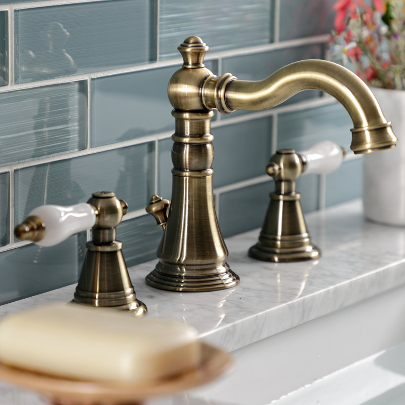 Robinet de salle de bain espacé Kingston, Vintage Brass