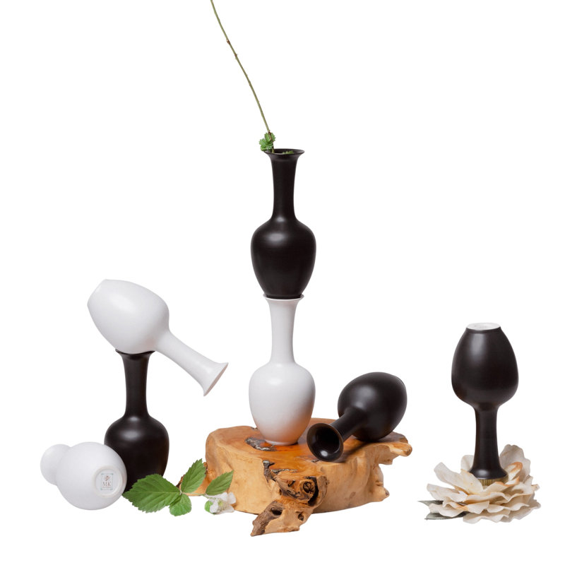 Mini vase Lotus en porcelaine semi-mat, Noir