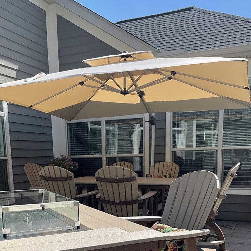 Parasol rectangulaire en porte-à-faux avec base Bohusiavice, Beige, H 108 po x l 144 po x P 120 po