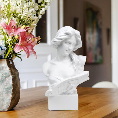 Alixton Figurines & Sculptures