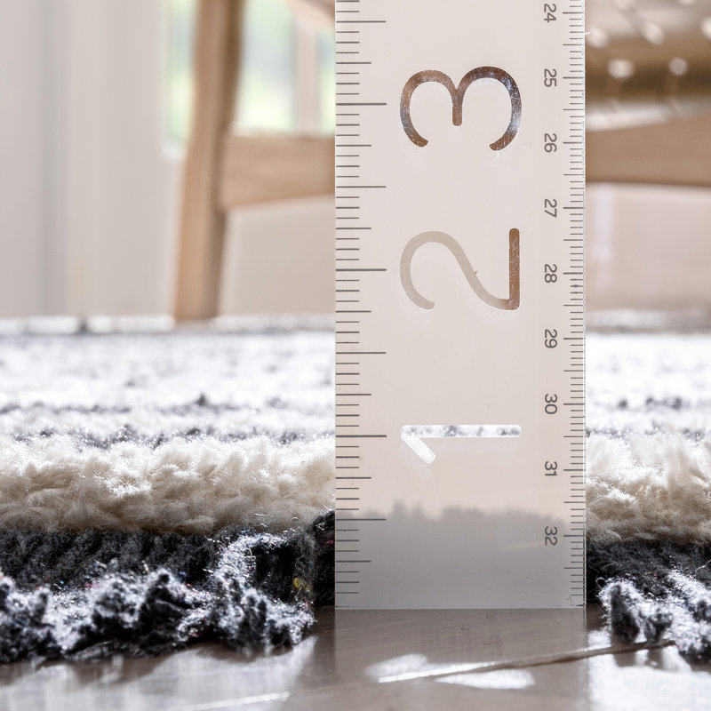 Gray Diamond Pattern Rectangular Synthetic Area Rug