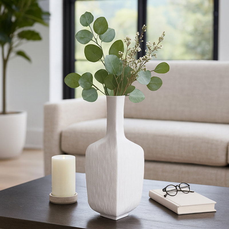 Vase de table en céramique Striking Sculptural pour la décoration intérieure, H 18,75 po x l 9 po x P 6,25 po
