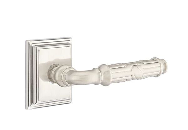 Mortaise intérieure Emtek Passage avec rosette Wilshire, levier ruban et roseau, Nickel satiné, Oui