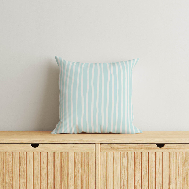 Coussin Ribbon Play, H 18 po x l 18 po, Bleu clair / rayures bleues
