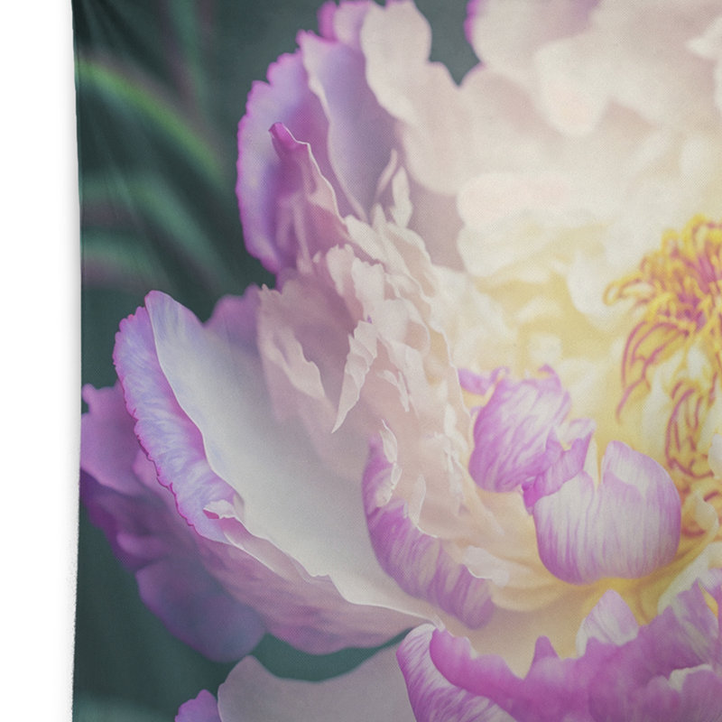 Tapisserie polyester pivoine au printemps I, H 50 po x l 60 po