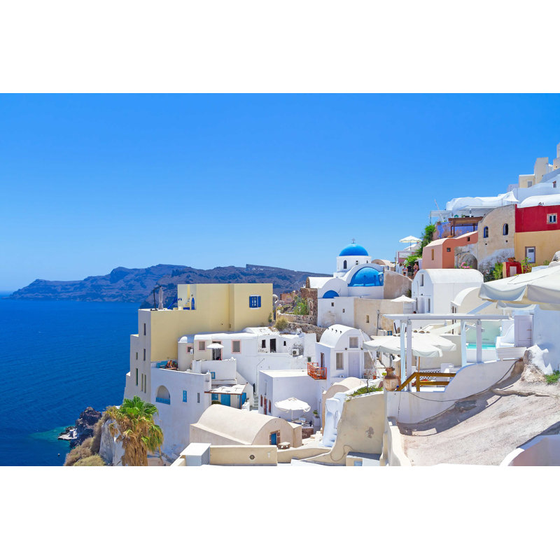«Oia Town on Santorini» par Patryk Kosmider - photographie sur toile tendue, L 30 po x H 20 po