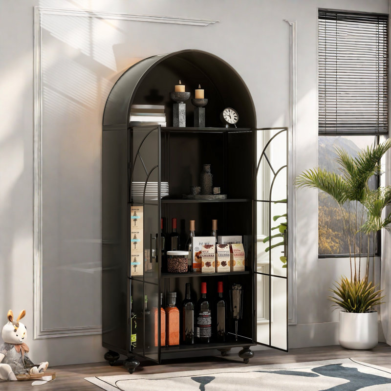 Armoire de rangement arquée moderne avec portes en verre, tablettes ouvertes et cadre en métal