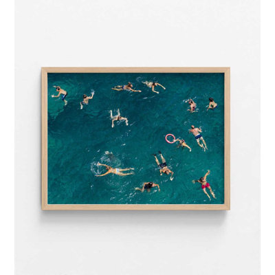 Art mural océanique: vue aérienne des nageurs - scène côtière