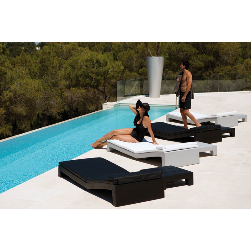 Jut Plastic/Resin Dining Table, Ecru