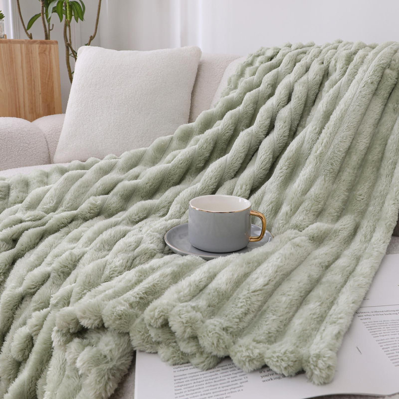 Jeté en peluche par Kate Aurora, Sauge