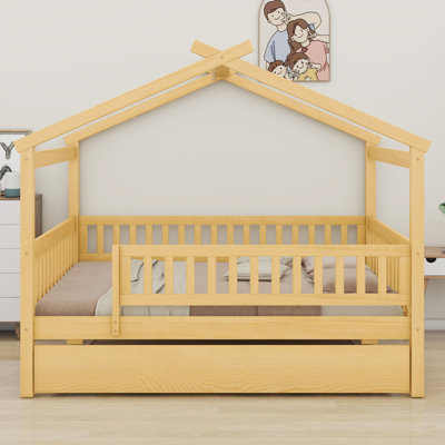 Lit en bois avec couchette