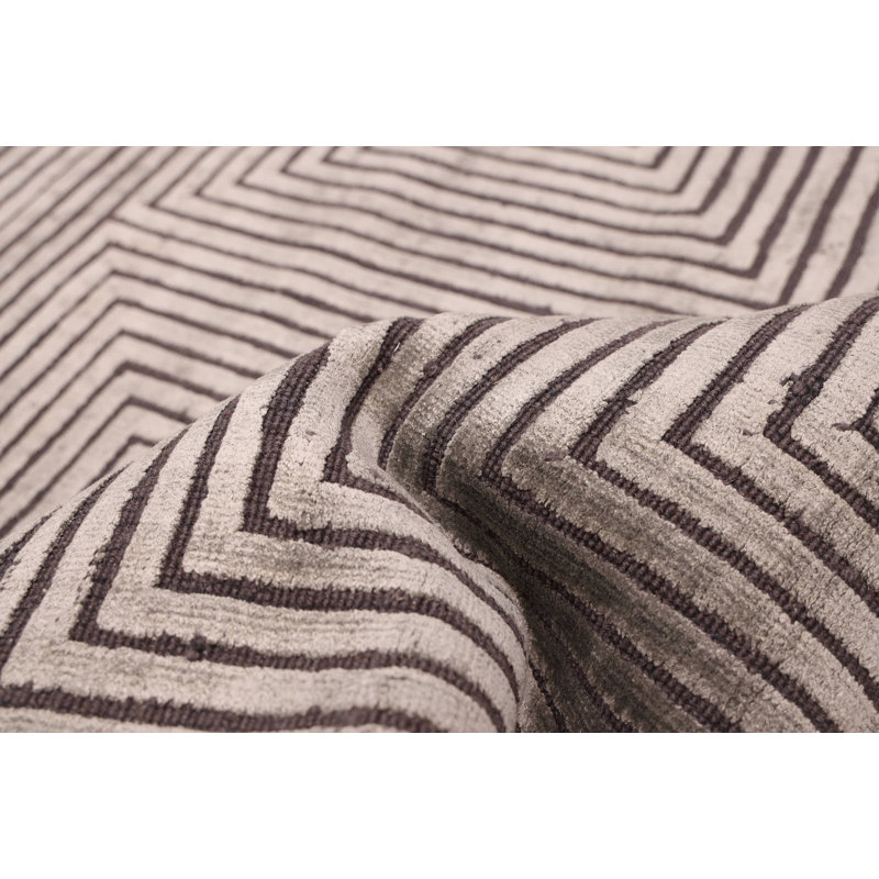 Tapis gris Elysian 6 pi 6 po x 9 pi 7 po