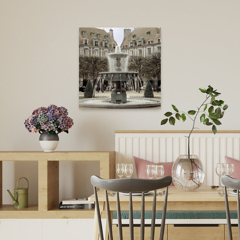 Paris 11, architecture contemporaine, 18" H x 18" W
