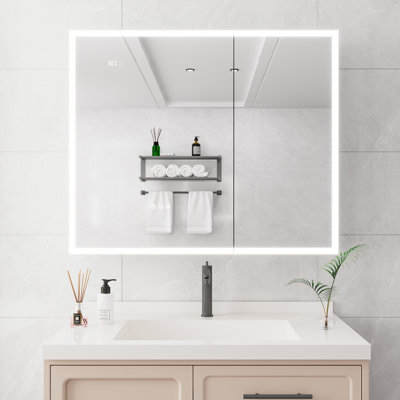 Armoire à pharmacie lumineuse 36 po x 30 po - Double porte, miroir, luminosité réglable, température de couleur réglable, 2 ports de sortie avec lumières à miroir, brouillard, gradateur, horloge et spectacle, et