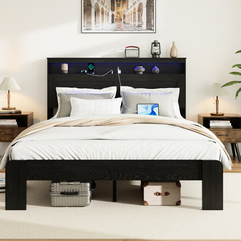 Cadre de lit pour très grand lit, noir avec tête de lit avec rangement et 2 ports, combinaison en bois et en métal, aucun sommier requis, facile à construire, sous option
