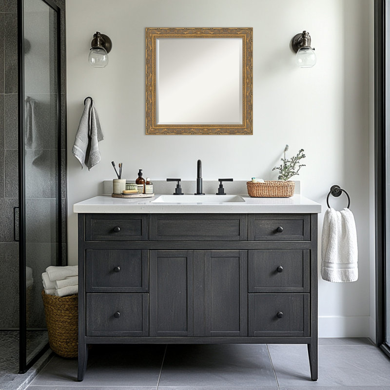 Miroir mural de salle de bain Filigree, 24,5 po x 24,5 po, Doré