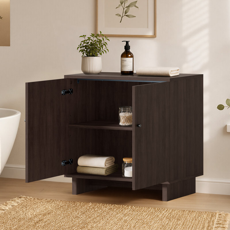 Meuble d'appoint Almaguer de 80 cm de large, à 2 portes, avec tablette réglable et fini grain de bois, noyer brun, Brun noyer