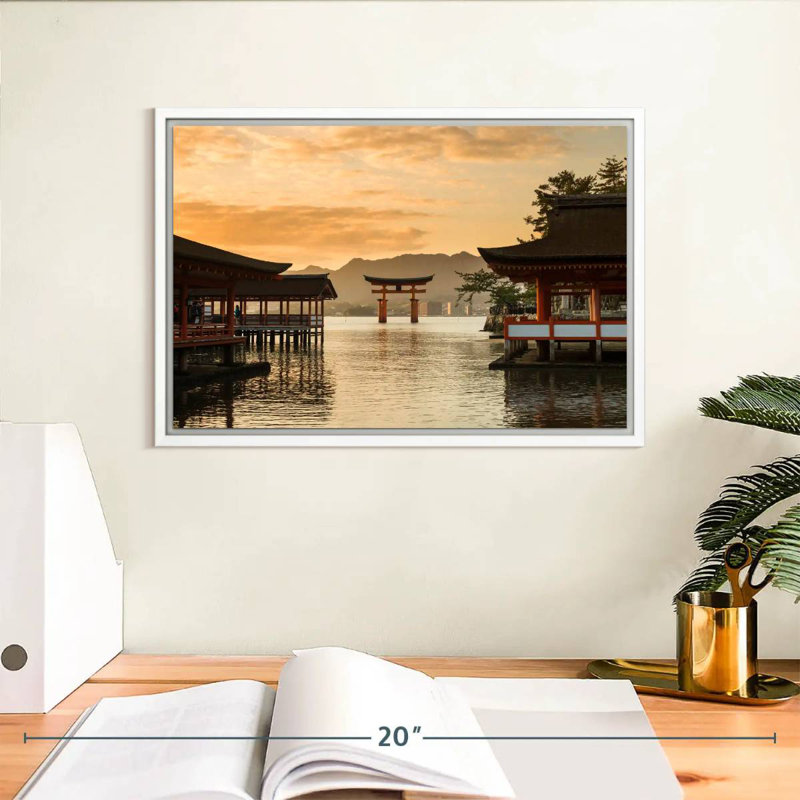 Célèbre sanctuaire Itsukushima, Cadre flottant blanc, 13 po x 9 po