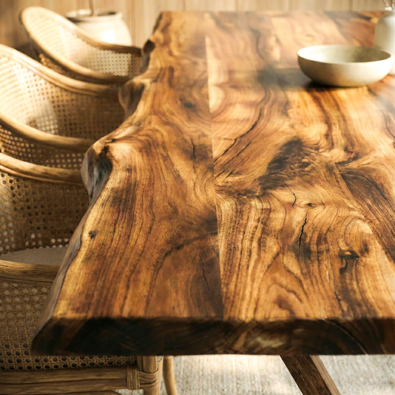 Table de salle à manger moderne avec rebords en noyer et base en V sculpté, Noyer, H 29,5 po x L 72 po x l 33,8 po