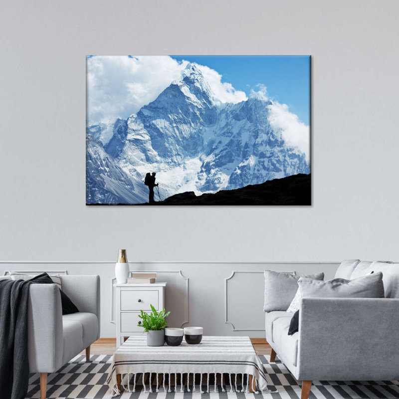 Mount Everest Mountaineer sur impression sur toile, H 34 po x l 51 po x P 1,25 po