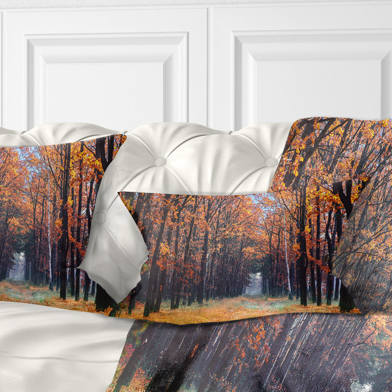Alley in the Dense Autumn Forest - Coussin décoratif imprimé forêt, 12 po x 20 po, Rectangle