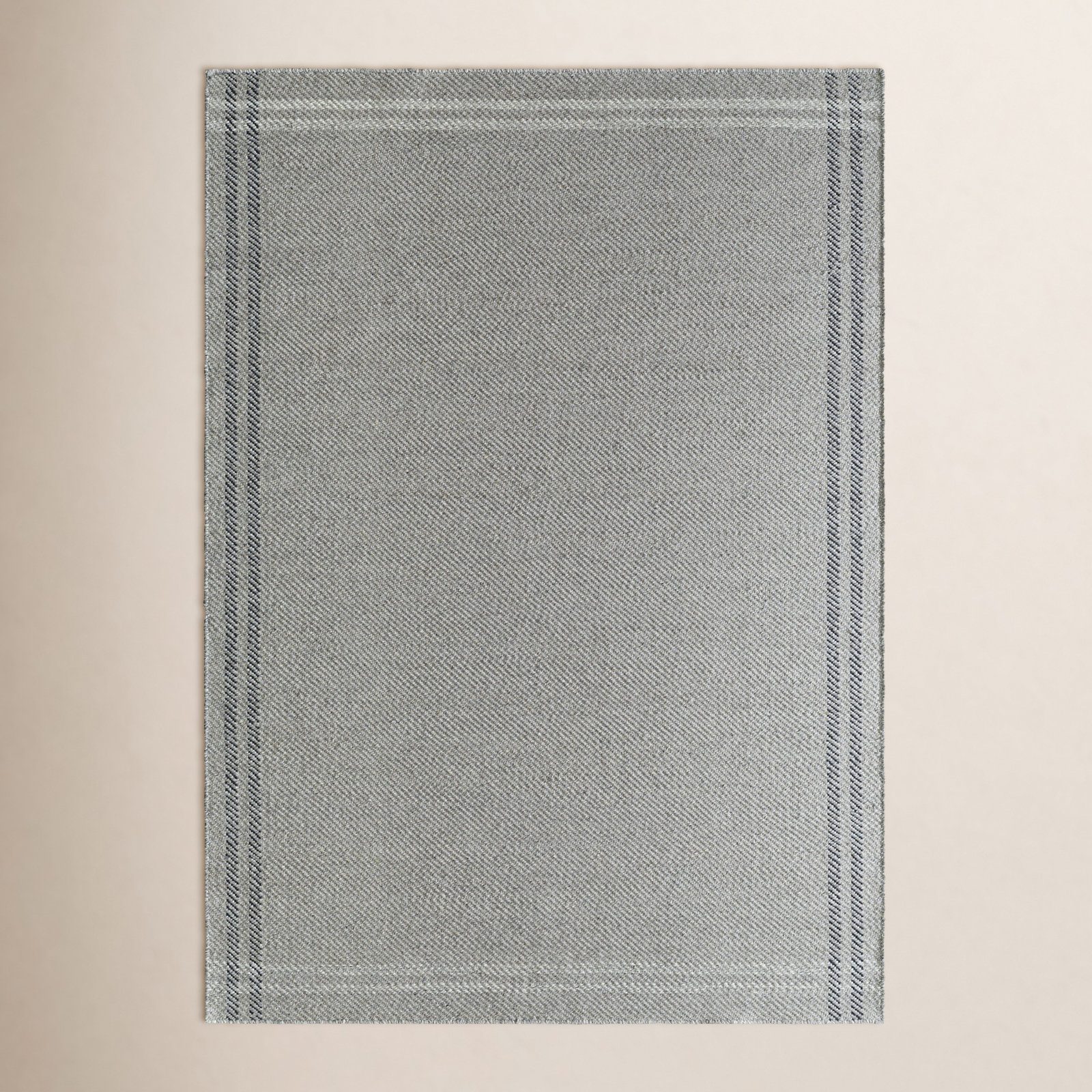 Lavande Hand-Woven Gray Rug, Rectangle 5' x 7'6"