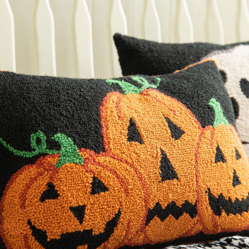 Coussin 18 po L citrouille d'Halloween crocheté