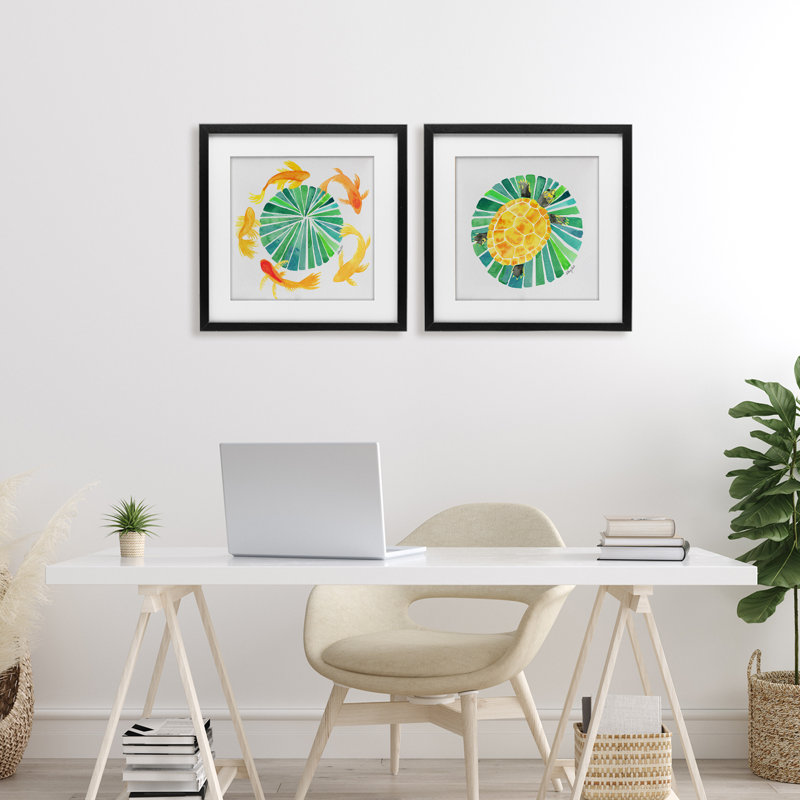 Ensemble de 2 reproductions encadrées sous verre, "Orbital Aquatic Creatures", par Hillary Holt, 16 po x 16 po