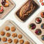 Ensembles de moules à pâtisserie, ensemble de plats de cuisson antiadhésifs 7 pièces avec moule à gâteau rond / carré, moule à pain, moule à muffins, plaque à biscuits, plaque à rôtir, grille de refroidissement et mitaines de four en silicone, ensemble de cuisson en acier au carbone, doré-129331305
