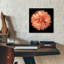 Art mural en verre épique «Dahlia 1» par Debra Van Swearingen, 12 po x 12 po