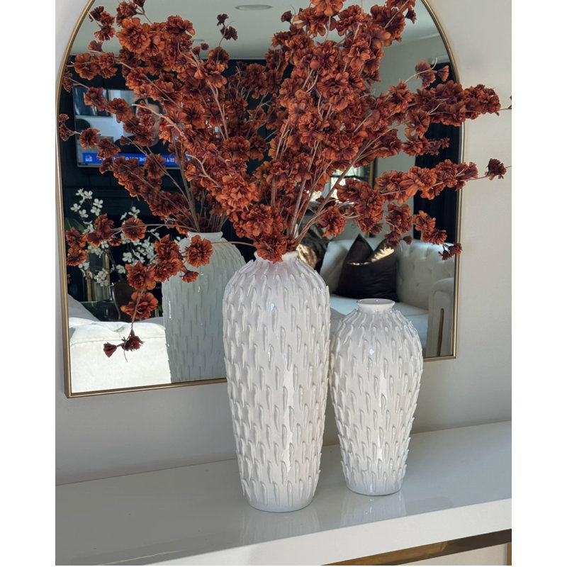 Ornement décoratif de luxe en céramique blanche, 17.99" H x 7.09" W x 7.09" D